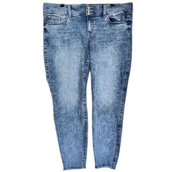 Torrid  Acid Wash Super Soft Mid-Rise Skinny Jean Jegging 18S - Picture 5 of 9